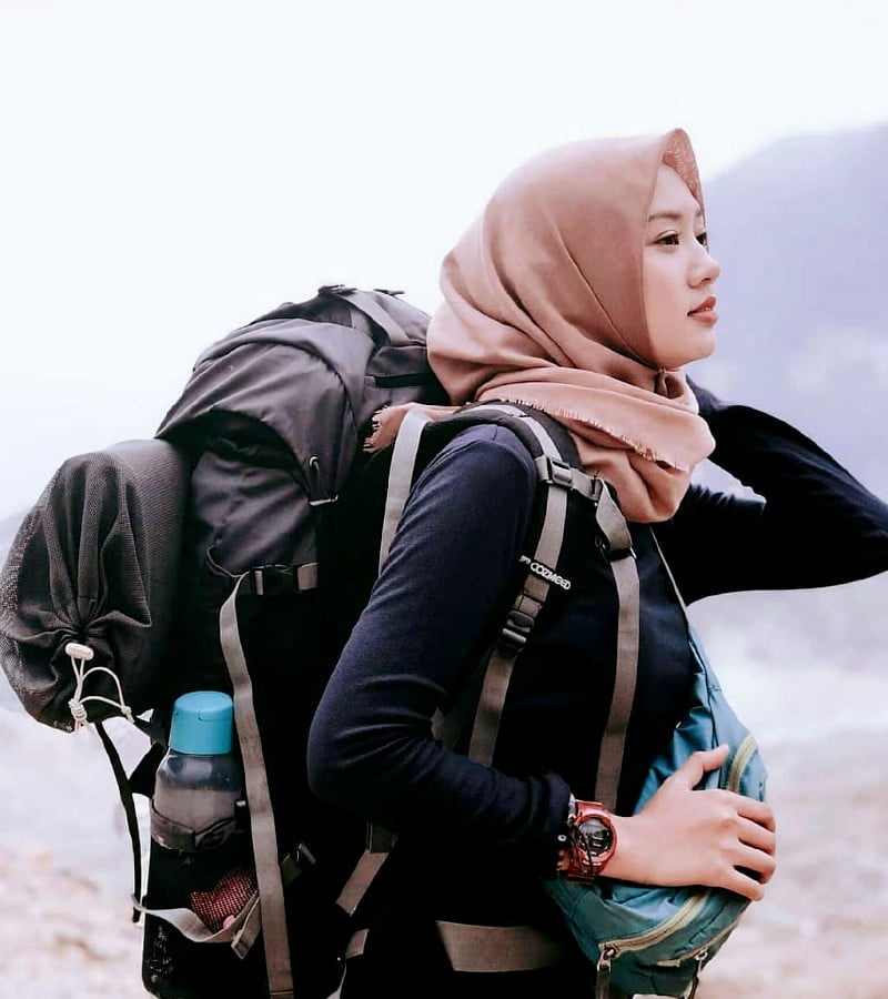 Daftar Style Pakaian untuk Pendaki Wanita Berhijab Saat Mendaki