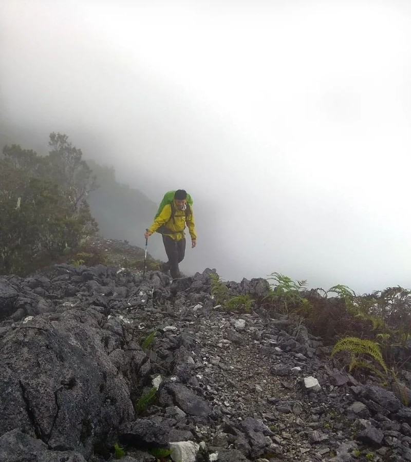 Gunung Binaiya: Kuota Pendakian Penuh Jelang HUT RI