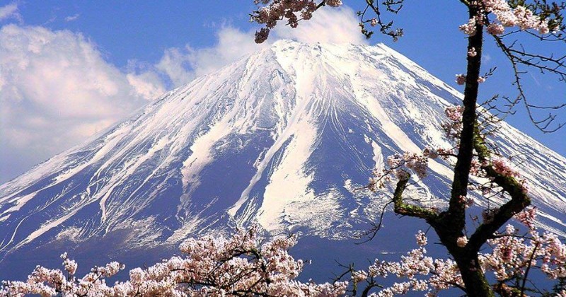 Pendaki Perempuan Dulu Dilarang Mendaki Gunung Fuji