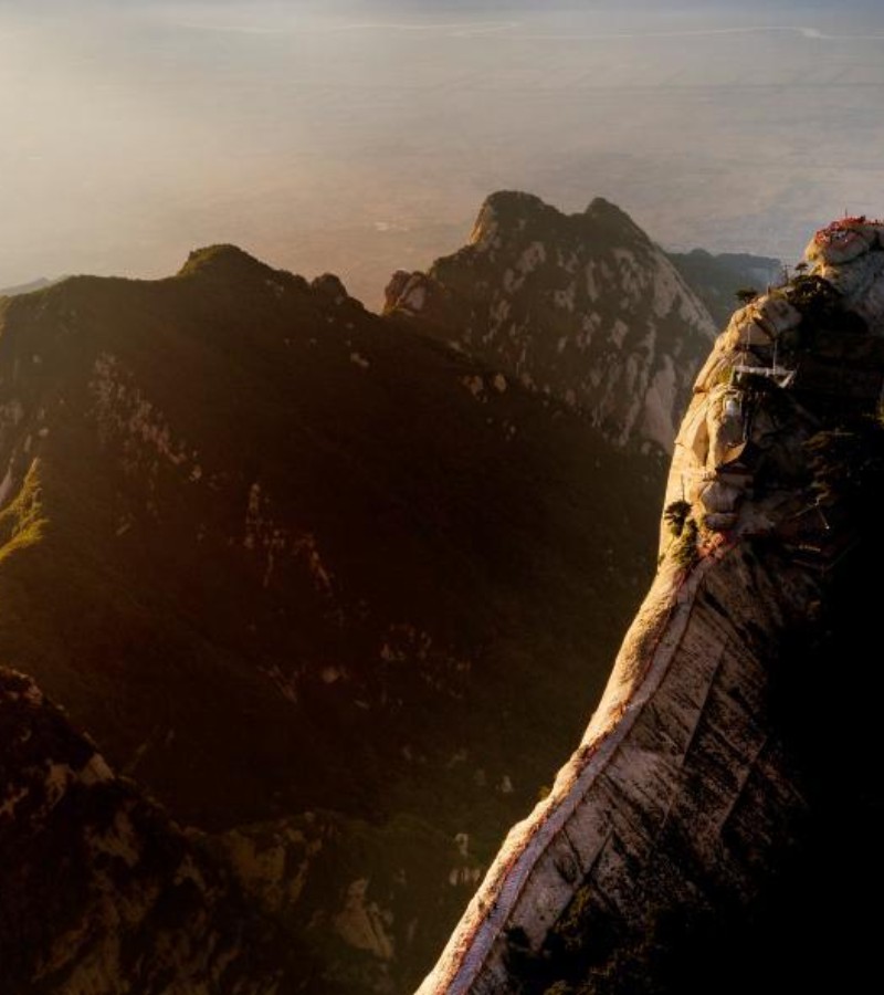 7 Gunung di Dunia yang Miliki Jalur Pendakian Terberat