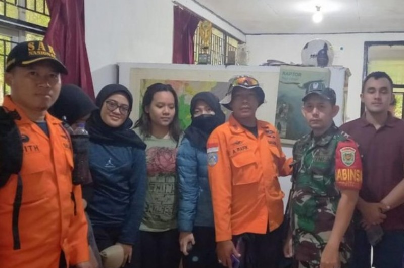 Gunung Gede Pangrango: 9 Orang Pendaki Dikabarkan Hilang, Berhasil Dievakuasi Tim SAR
