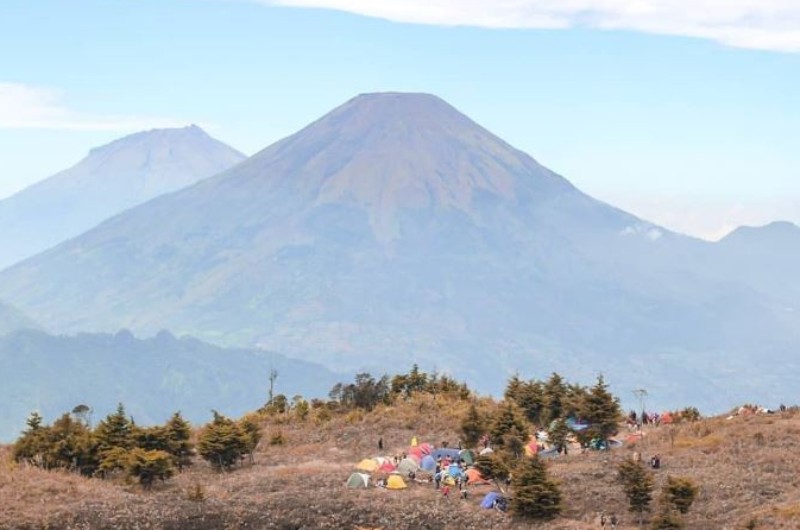 Gunung Prau: Miliki 7 keunikan yang bisa dijelajahi Para Pendaki