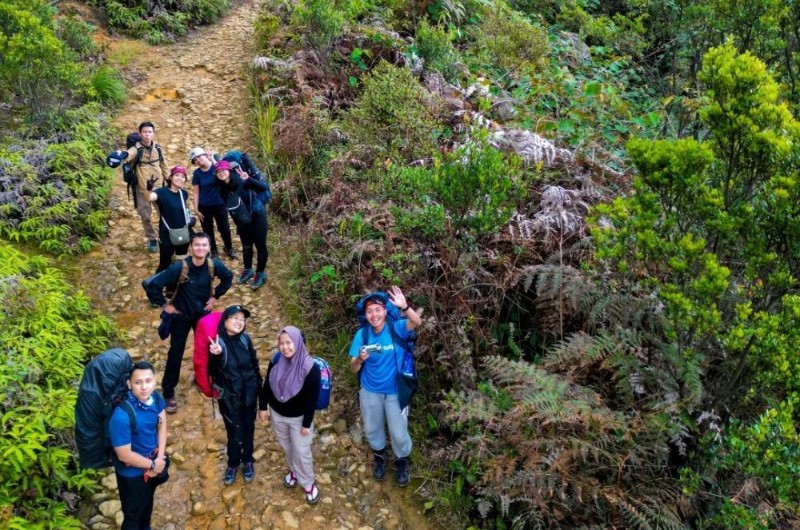 Gunung Papandayan: Salah Satu Destinasi Wisata Favorit Para Pendaki di Garut, Jabar